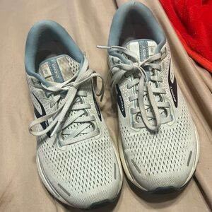Brooks Ghost 14